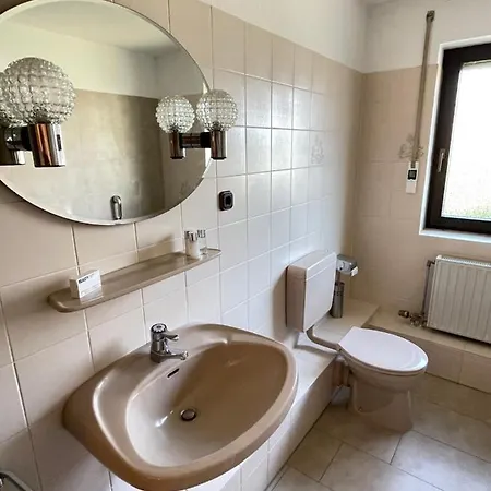 Messenah: 2-zimmer Privatwohnung Apartment Düsseldorf